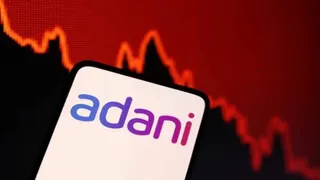 अदाणी ग्रीन और अदाणी पावर के शेयर 9% से ज्यादा गिरे।