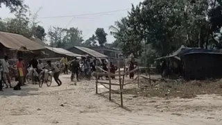 भारत-नेपाल सीमा पर कच्चे रास्तों का इस्तेमाल तस्कर बिना किसी डर के कर रहे हैं।
