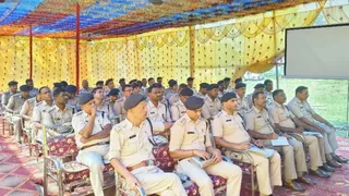 अररिया एसपी जितेंद्र कुमार की अध्यक्षता में आयोजित मासिक अपराध गोष्ठी में शामिल पुलिस अधिकारी
