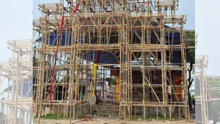 Cross Border Devotion : सीतामढ़ी के सुरसंड में बाबा गरीब नाथ मंदिर परिसर में बना रहा पूजा पंडाल। जागरण