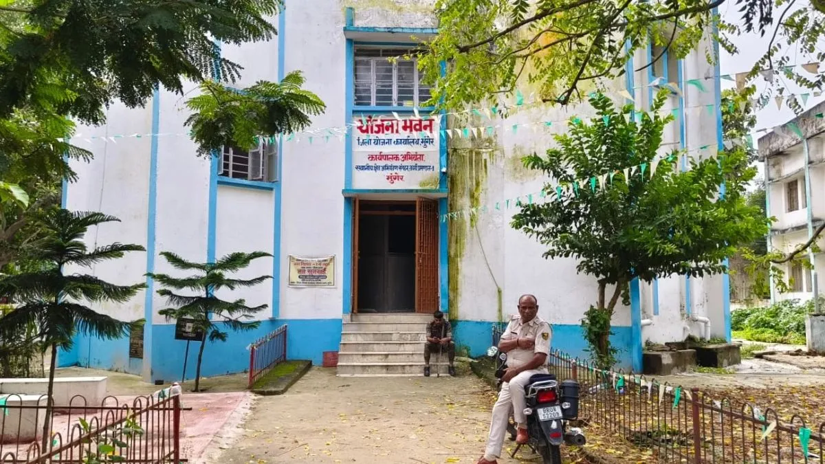 EOU Raids Munger Executive Engineer Over rs 83 Lakh Illegal Assets (2)