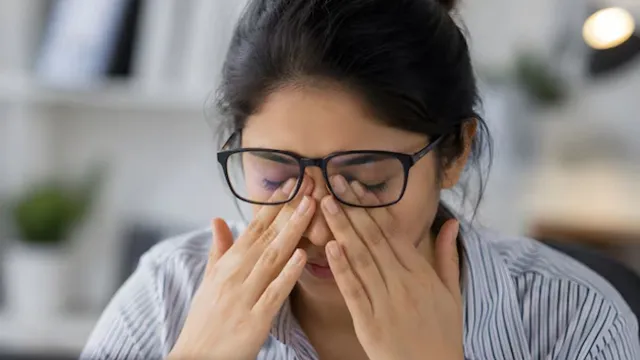 फोन या लैपटॉप ही नहीं, रोजमर्रा की कुछ मामूली आदतें भी पहुंचाती हैं आंखों को नुकसान, समय रहते सावधानी है जरूरी