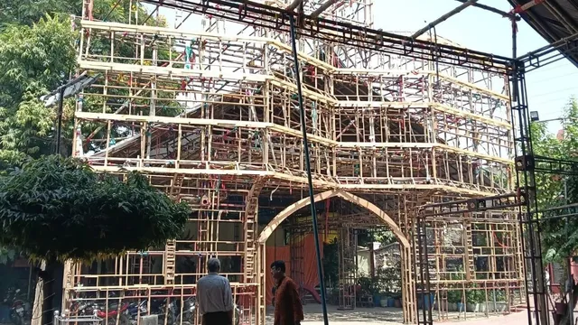कानपुर में दुर्गा पूजा: 243 साल पहले बंगाली परिवार ने सजाया था माता का दरबार, पंडालों में ब्रिटिश काल का इतिहास

