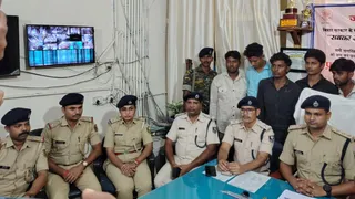 पूर्वी चंपारण में पुलिस की गिरफ्त में आरेपित।