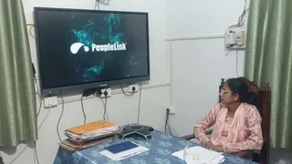 आनलाइन सुनवाई के दौरान कार्यालय में उपस्थित सीओ अलका कुमारी। जागरण