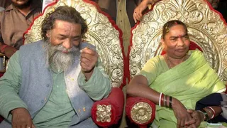 झामुमो के संस्थापक दिवंगत शिबू सोरेन और उनकी पत्नी रूपी सोरेन। (फाइल फोटो)