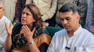 प्रेसवार्ता करती कांग्रेस की राष्ट्रीय प्रवक्ता सुप्रिया श्रीनेत और राष्ट्रीय सचिव अभिषेक दत्त। जागरण