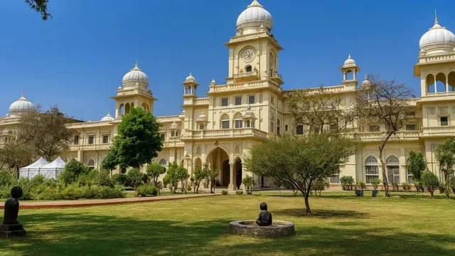 लखनऊ यूनिवर्सिटी में नीले रंग की होगी साइंस और इंजीनियरिंग संकाय की थीसिस, कार्य परिषद की बैठक में मिली मंजूरी