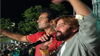 जौनपुर प्रीमियर लीग का आगाज, पर बारिश ने रोके मुकाबले; मैदान गीला होने से मैच टले।