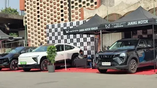नवरात्र से पहले गाड़ियों की डिमांड ने बढ़ाई डीलरों की उम्मीद।