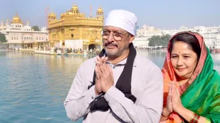 2018 में अपनी पत्नी नीलकांती पाटेकर के साथ श्री हरिमंदरि साहिब में नाना पाटेकर।