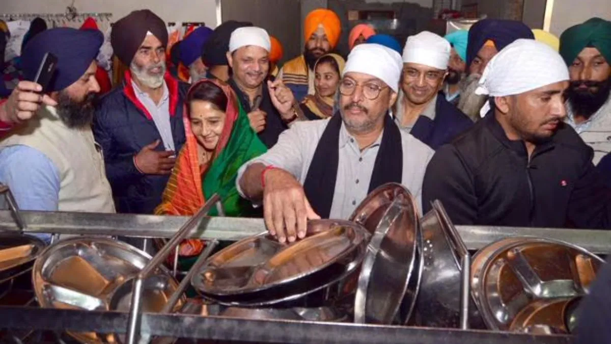 nana patekar with wife sewa
