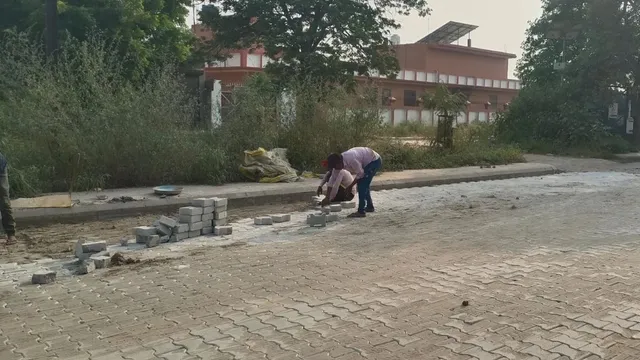 CM सैनी के दौड़े से पहले चमकीं सड़कें, पानीपत में रातभर भरे गए गड्ढे; विपक्ष बोला- काश! आम दिनों में दिखती ऐसी फुर्ती
