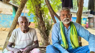 दिशोम गुरु और रूपी सोरेन की शादी से जुड़ा यादगार लम्हा, जो आज भी चांडिल के धादकीडीह गांव के बुजुर्गों की स्मृतियों में ताजा है।
