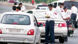 दिल्ली पुलिस ने लापरवाह ड्राइवरों पर शुरू की सख्ती। फोटो: आर्काइव