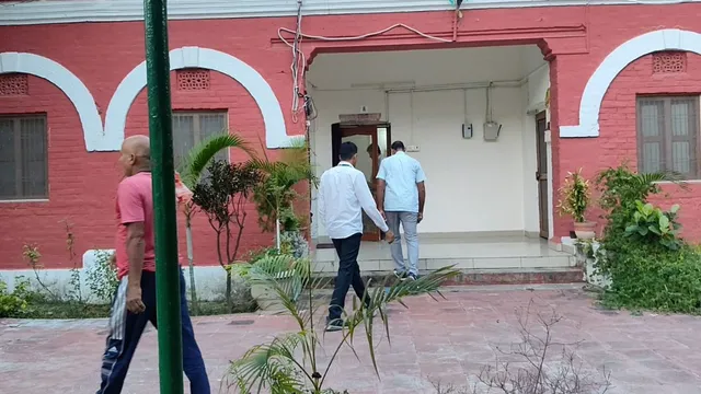 गोपालगंज ADM राजेश्वरी पाण्डेय के ठिकानों पर SVU का छापा, ऑफिस और आवास में 7 घंटे तक चली जांच
