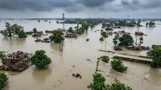 बिहार बाढ़ से 10 हजार करोड़ का नुकसान, रिकॉर्ड जलस्तर ने तोड़े पुराने रिकॉर्ड (AI Generated Image)