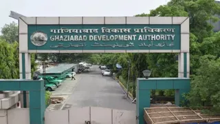 बिल्डर की दबंगई पर एक्शन