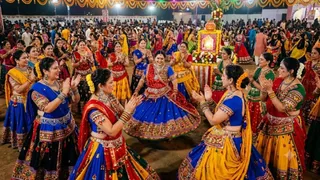 गुजरात के लोक नृत्य गरबा की कहानी (AI Generated Image)