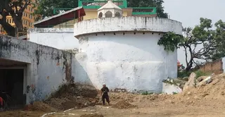 रामेश्वर नाथ मंदिर के बाहर होती निर्माण की तैयारी। जागरण
