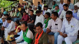 बैठक में भाग लेते ग्राम प्रधान संघ के पदाधिकारी। (फोटो जागरण)