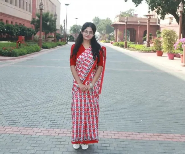 Raksha Jha Powerful Gandhi Speech in Parliament Impresses PM Modi (1)