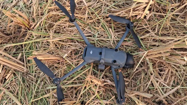 पंजाब के गुरदासपुर में BSF को बड़ी सफलता, खेतों से पाकिस्तानी ड्रोन बरामद; DJI Mavic 4 Pro मॉडल के रूप में हुई पहचान 
