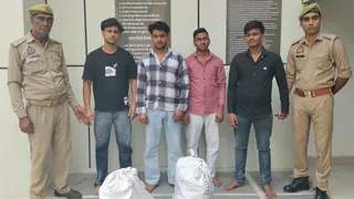 बेसमेंट में चल रहा था हुक्का बार