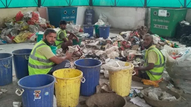 जौनपुर में कचरे से बन रही जैविक खाद, 35 लाख की लागत से स्थापित हुआ प्लांट

