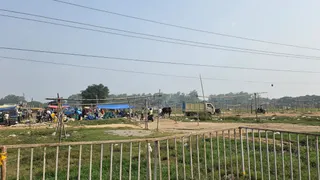 शालीमार बाजार का साप्ताहिक हाट प्रशासन के निर्देश पर नहीं लगा। जागरण