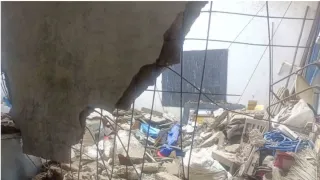 दिल्ली में इमारतों के गिरने या आग लगने की घटनाओं में बचाव एवं राहत कार्यों में तेजी लाने की दिशा में विचार किया जा रहा है। प्रतीकात्मक तस्वीर