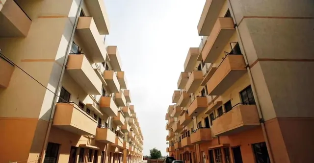 PM Awas Yojana: AI सर्वे में खुली अपात्रों की पोल, कानपुर में ट्रैक्टर-कार मालिक भी मांग रहे थे पीएम आवास
