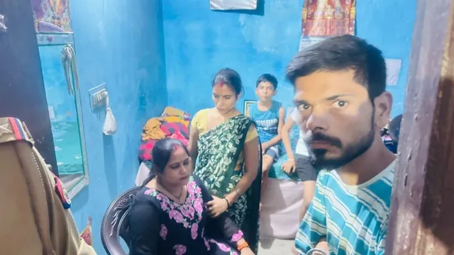 गाजियाबाद के खोड़ा में सिलाई कारीगर की गोली मारकर हत्या, कमरे में चरपाई पर मिला शव
