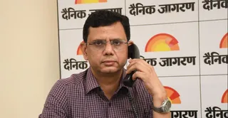 दैनिक जागरण के हेलो डाक्टर में पाठकों के सवालों का जवाब देते जीएसवीएम मेडिकल कालेज के त्वचा रोग विभागाध्यक्ष डा. डीपी शिवहरे । जागरण