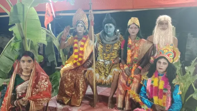 विलुप्त होती लोक कलाओं को धार्मिक आयोजनों का सहारा, कटिहार में रासलीला और विषहरी गान से कलाकारों को मिल रहा मंच व रोजगार
