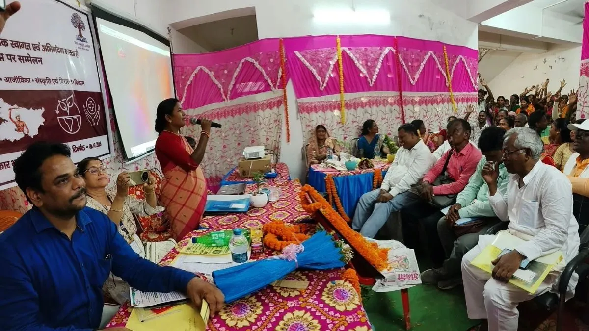 Munger dharhara Tribal Conference Boosts Rights Welfare Development (2)