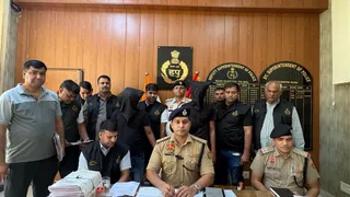 पुलिस द्वारा गिरफ्तार किए गए आरोपी, जागरण।