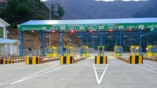 शिमला मटौर फोरलेन पर घट्टा टोल प्लाजा को लेकर विवाद बढ़ गया है।
