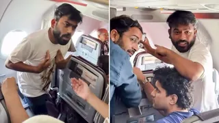 दीपके के चलते फ्लाइट में फूटा यात्रियों का गुस्सा (फोटो- PTI)