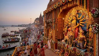 अभिजित मुहूर्त में कलश स्थापना श्रेष्ठ मानी गई है।