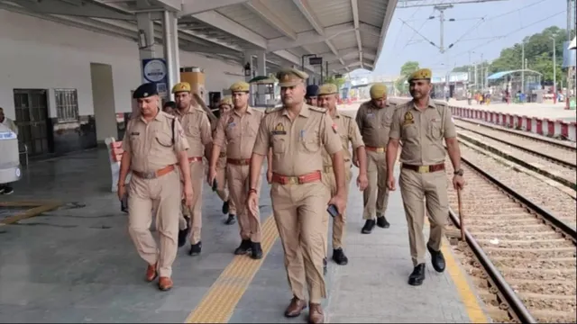 दिल्ली में CJP प्रोटेस्ट के चलते हरदोई रेलवे स्टेशन पर बढ़ी चौकसी, संदिग्धों से हो रही पूछताछ
