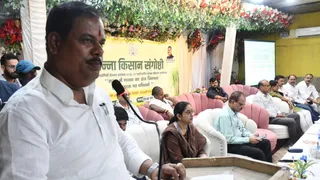 गन्ना मंत्री संजय कुमार ने मुजफ्फरपुर में आयोजित किसान संगोष्ठी को संबोधित किया।