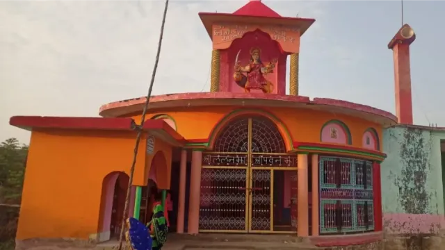 बच्चों ने खेल-खेल में बनाई थी देवी की मूर्ति, मधेपुरा के वैष्णवी दुर्गा मंदिर में 142 से हो रही पूजा  
