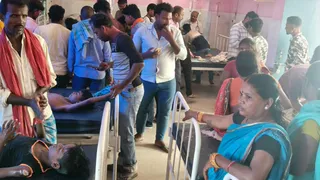बगहा में जख्मी बच्चों का चल रहा इलाज।