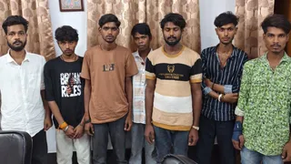 बरौनी ट्रेन में लूट की साजिश के मामले में गिरफ्तार आरोपित।