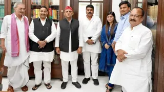 आंवला से पूर्व सांसद धर्मेंद्र कश्यप ने रविवार को लखनऊ में समाजवादी पार्टी के राष्ट्रीय अध्यक्ष अखिलेश यादव से मुलाकात की