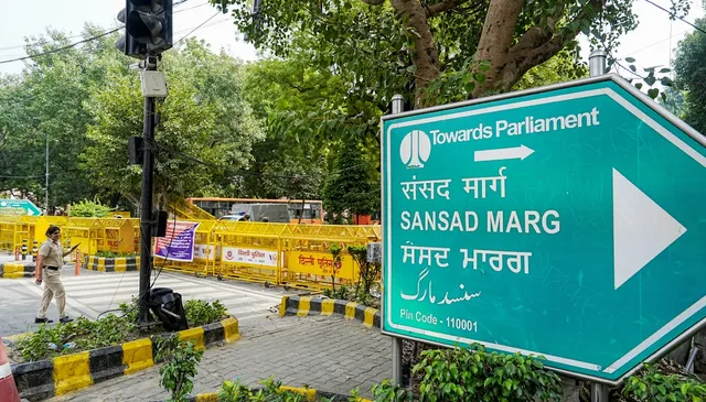 'दिल्ली से तुरंत हटाएं सभी बैरिकेड्स', CJP प्रदर्शन के बीच सुप्रीम कोर्ट का पुलिस को आदेश