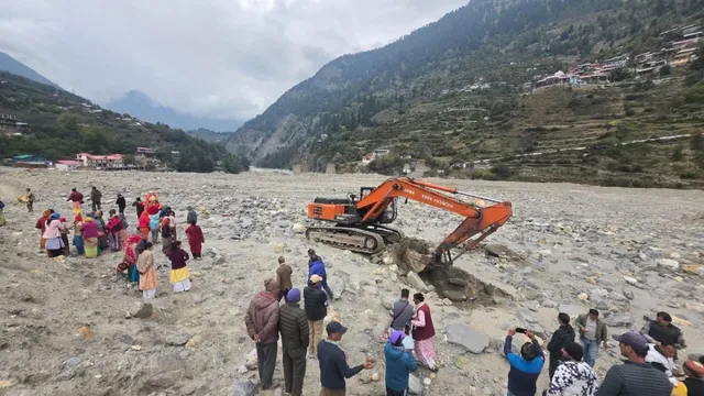 धराली में मलबे से कल्पकेदार मंदिर निकालने का कार्य शुरू, ग्रामीणों ने की पहल, पिछले साल की आपदा में दब गया था मंदिर 
