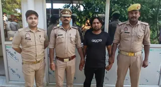 पुलिस की गिरफ्त में आरोपी। जागरण