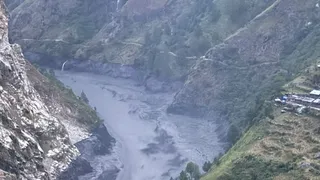 ग्लेशियर के ढहने से आई बाढ़। (फोटो- NDRRMA)